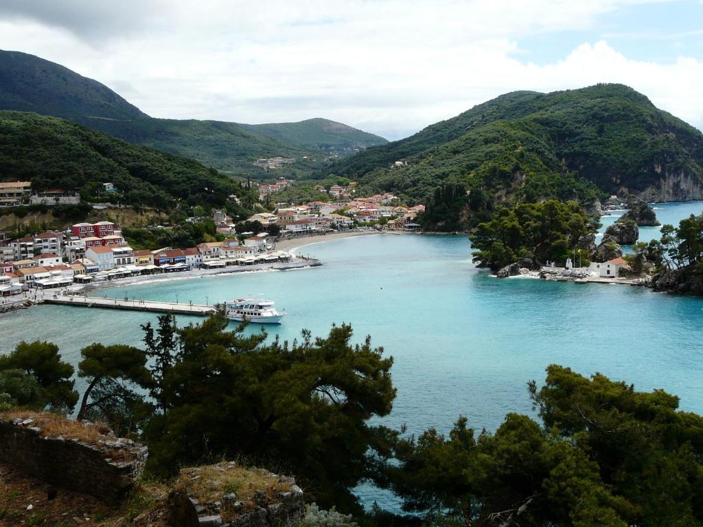 San Nectarios Hotel Parga Luaran gambar